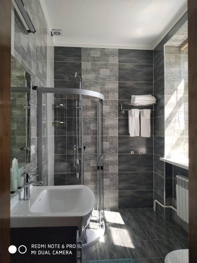 Kok-Art Hotel Jalal-Abad Luaran gambar